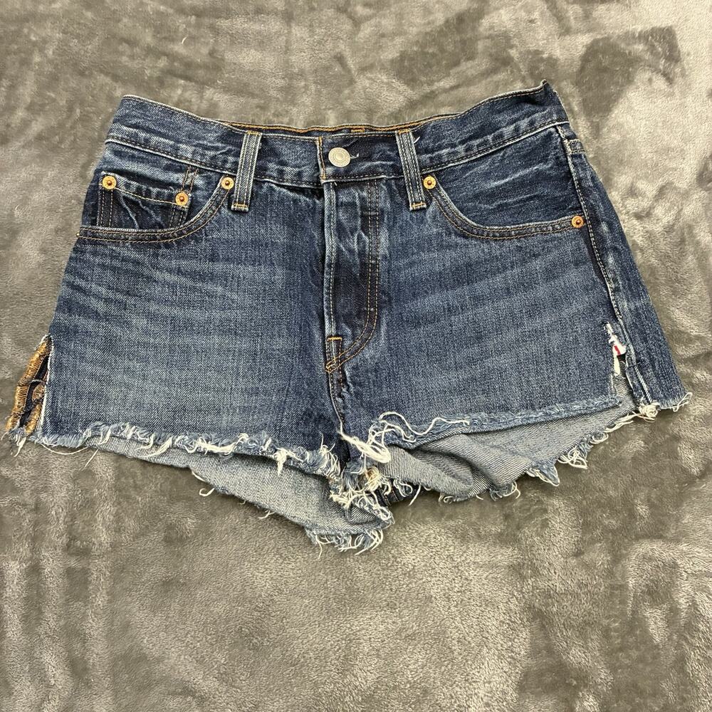 Vintage Levis 501 Jeans Shorts Womens Sz.25 Blue Button Fly‎ Raw Hem Daisy Dukes